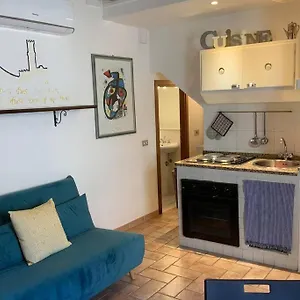 https://romantico-bilocale-in-centro-storico-di-volterra.it-tuscanyhotel.com