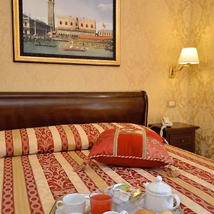 Alojamento de Acomodação e Pequeno-almoço Residenza Goldoni, Veneza