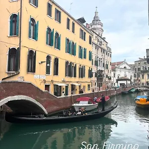Alojamento de Acomodação e Pequeno-almoço Luxury San Firmino Canal View, Veneza