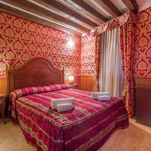 https://home-venice-apartments-piazzale-roma.hotelslidodijesolo.com