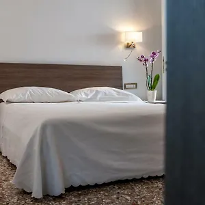 https://ca-dore.hotelslidodijesolo.com